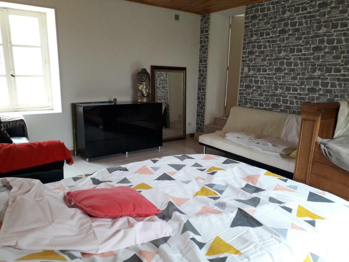 Maison Plain Pied, 2 Chambres, Longere Typique , Fraiche, Dans Bourg Avec Tous Commerces Luçay-le-Mâle Εξωτερικό φωτογραφία